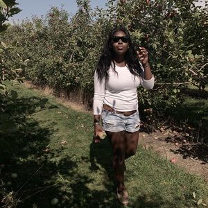 Meet your Posher, Janelle